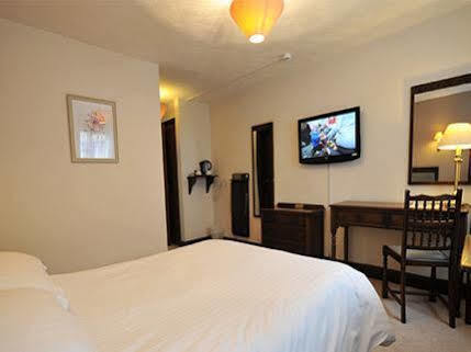 The New Inn Heckfield ภายนอก รูปภาพ